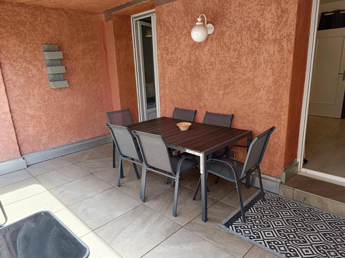Appartement A 50 Metres De La Plage Фрежюс Экстерьер фото